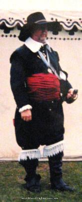 17th Century (1640s)  Gentleman's Suit